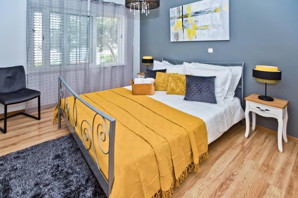 Apartman Tino With Two Sunny Terace Хвар Экстерьер фото