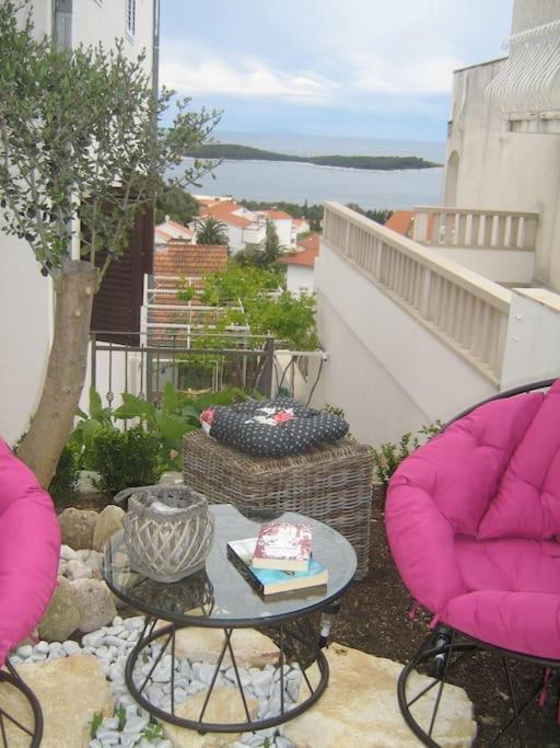 Apartman Tino With Two Sunny Terace Хвар Экстерьер фото