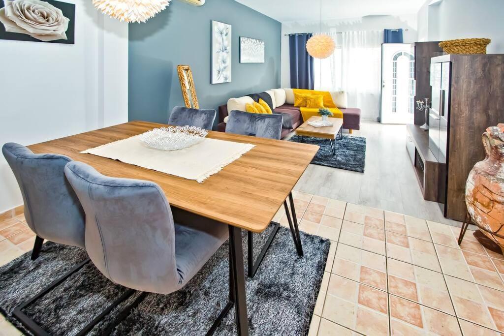 Apartman Tino With Two Sunny Terace Хвар Экстерьер фото