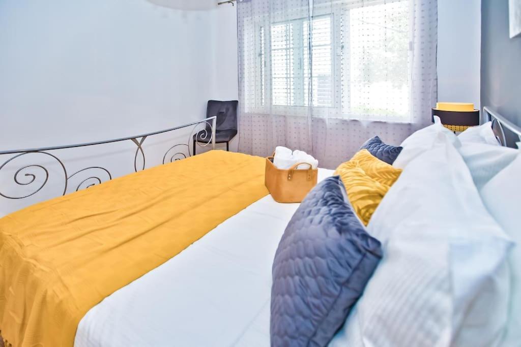 Apartman Tino With Two Sunny Terace Хвар Экстерьер фото